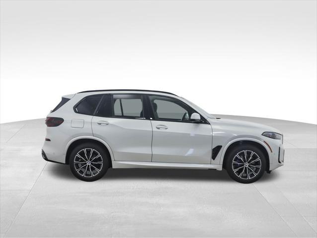 Photo of 2026 Mineral White Metallic BMW X5