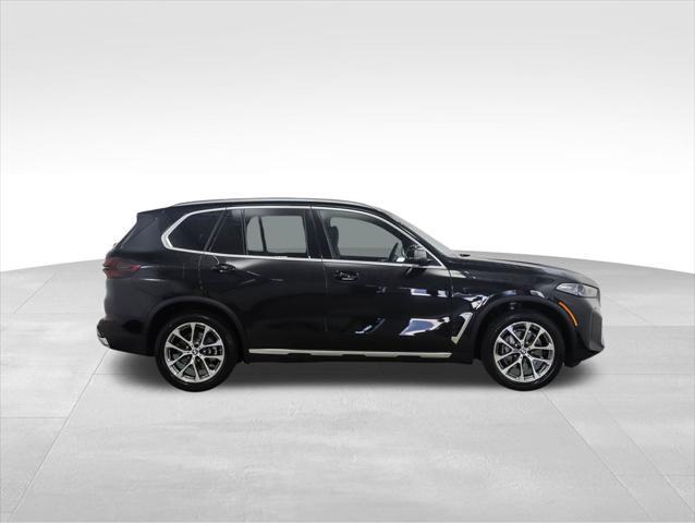 Photo of 2026 Black Sapphire Metallic BMW X5