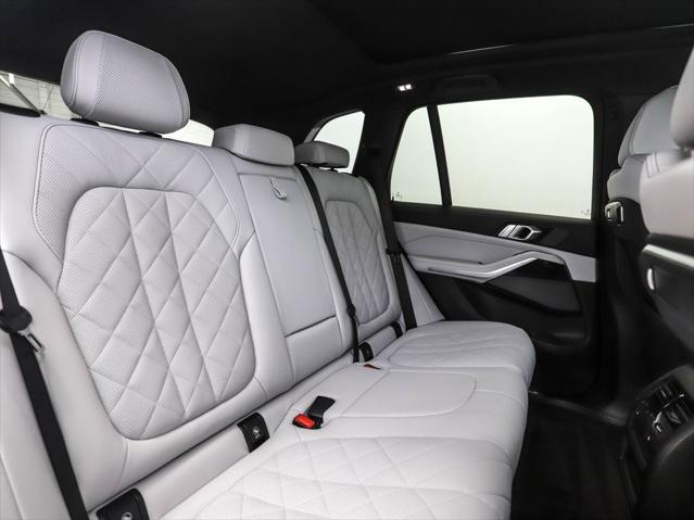 Photo of 2024 Carbon Black Metallic BMW X5