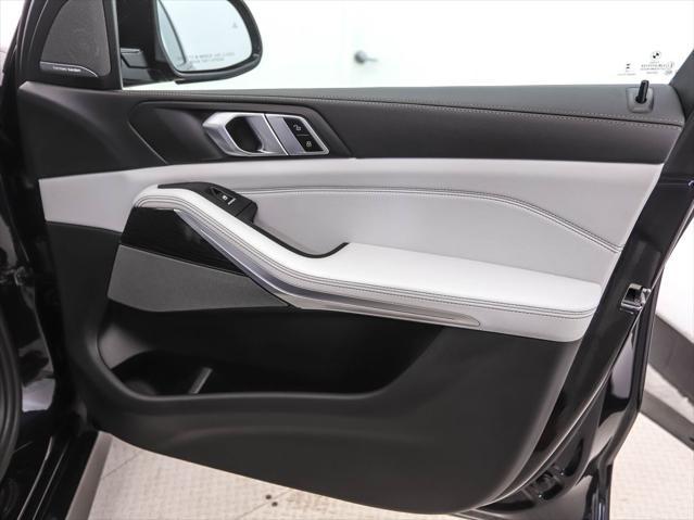 Photo of 2024 Carbon Black Metallic BMW X5