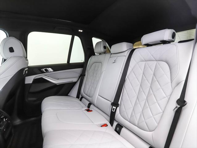 Photo of 2024 Carbon Black Metallic BMW X5