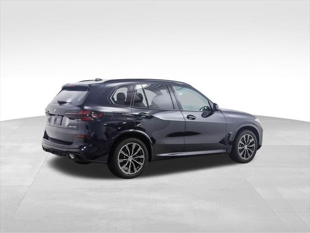 Photo of 2024 Carbon Black Metallic BMW X5