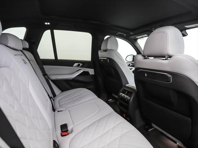 Photo of 2024 Carbon Black Metallic BMW X5