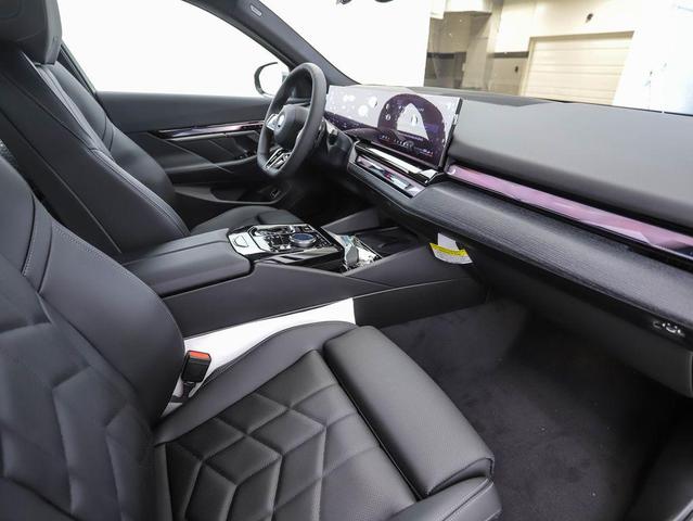 Photo of 2026 Brooklyn Grey Metallic BMW 550e