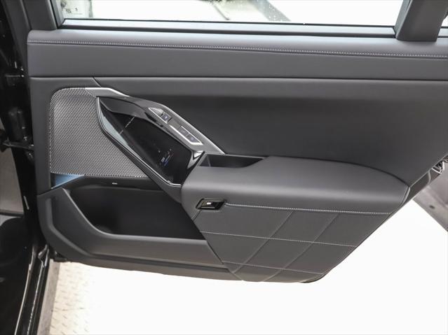 Photo of 2024 Black Sapphire Metallic BMW 760