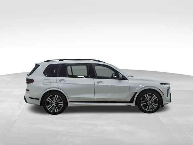 Photo of 2025 Mineral White Metallic BMW X7