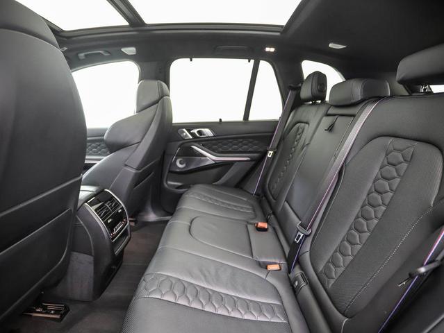 Photo of 2021 Black Sapphire Metallic BMW X5 M