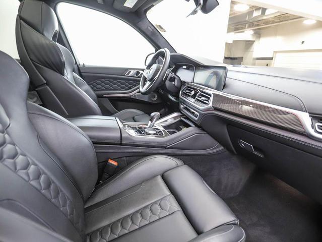 Photo of 2021 Black Sapphire Metallic BMW X5 M