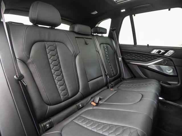 Photo of 2021 Black Sapphire Metallic BMW X5 M