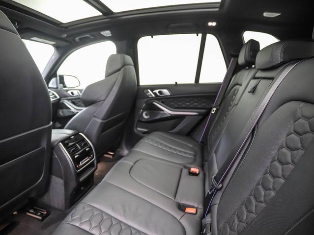 Photo of 2021 Black Sapphire Metallic BMW X5 M