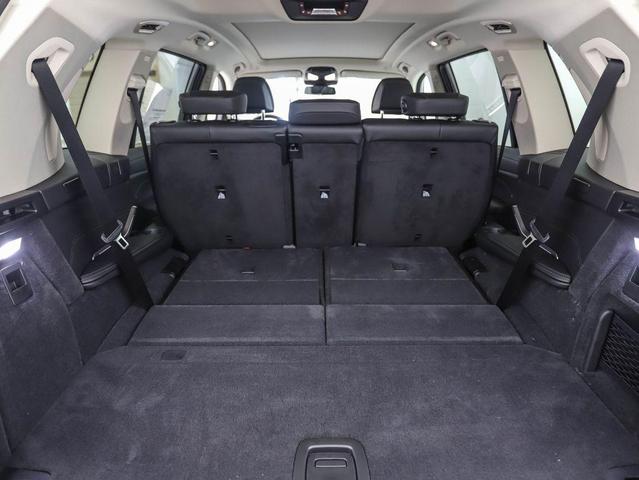 Photo of 2025 Black Sapphire Metallic BMW X7