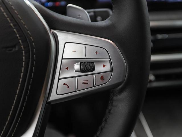 Photo of 2025 Black Sapphire Metallic BMW X7