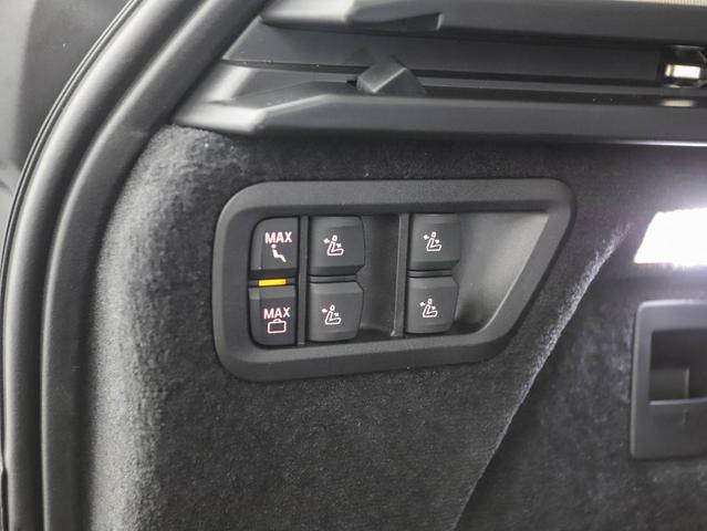 Photo of 2025 Black Sapphire Metallic BMW X7