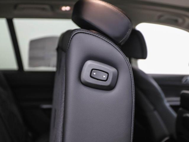 Photo of 2025 Black Sapphire Metallic BMW X7