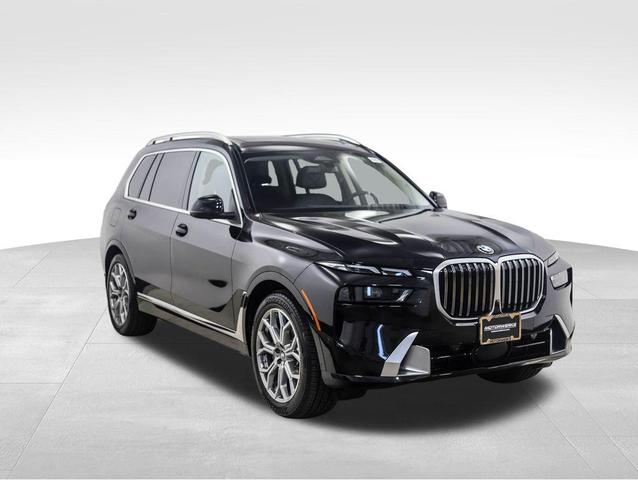 Photo of 2025 Black Sapphire Metallic BMW X7