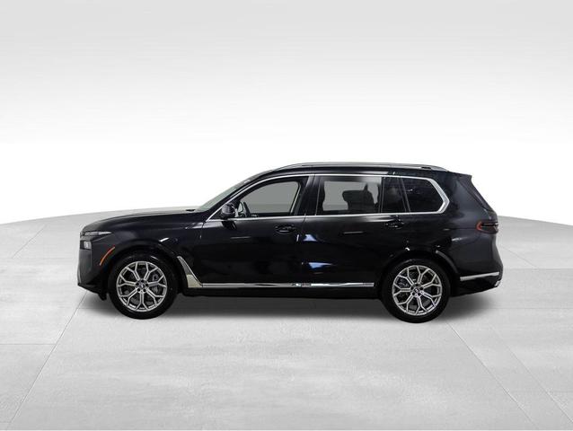 Photo of 2025 Black Sapphire Metallic BMW X7