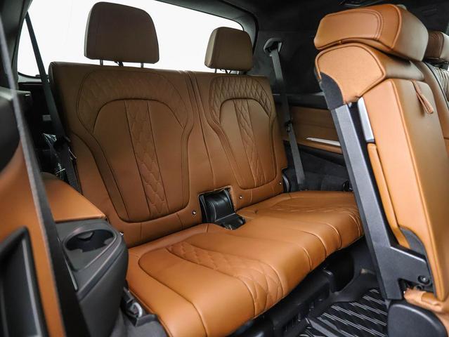 Photo of 2026 Brooklyn Grey Metallic BMW X7