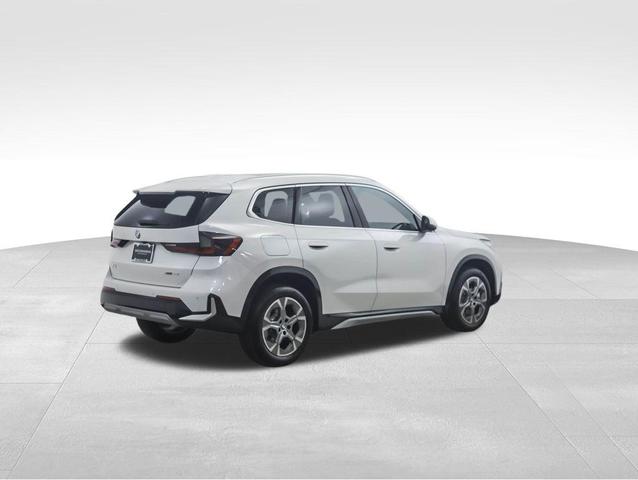 Photo of 2025 Mineral White Metallic BMW X1