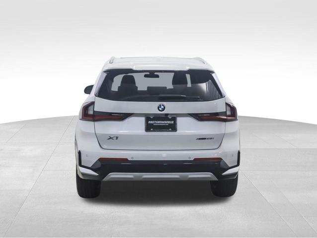 Photo of 2025 Mineral White Metallic BMW X1
