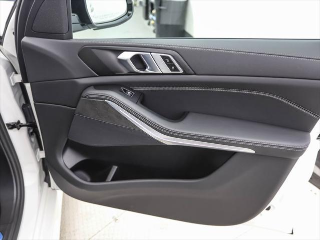 Photo of 2022 Alpine White BMW X5
