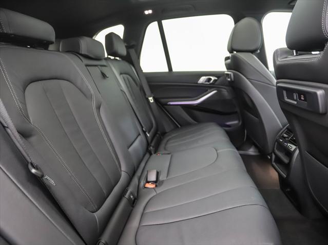 Photo of 2022 Alpine White BMW X5