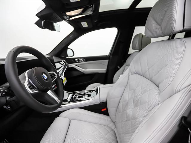 Photo of 2026 Black Sapphire Metallic BMW X7