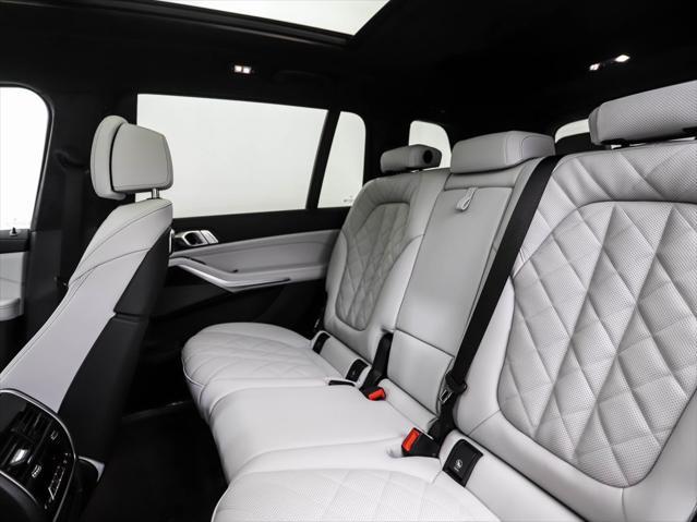 Photo of 2026 Black Sapphire Metallic BMW X7