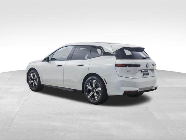 Photo of 2026 Alpine White BMW iX