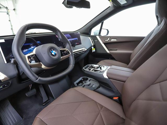 Photo of 2026 Alpine White BMW iX