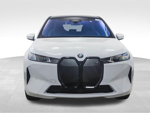 Photo of 2026 Alpine White BMW iX