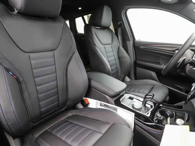 Photo of 2025 Black Sapphire Metallic BMW X4