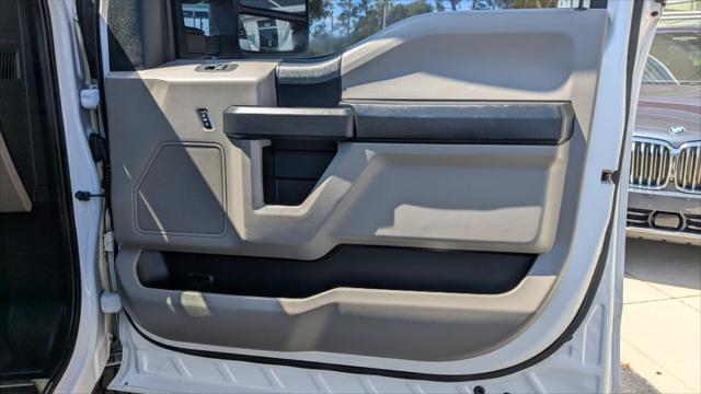 Photo of 2020 Oxford White Ford F-350