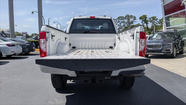 Photo of 2020 Oxford White Ford F-350