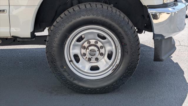 Photo of 2020 Oxford White Ford F-350