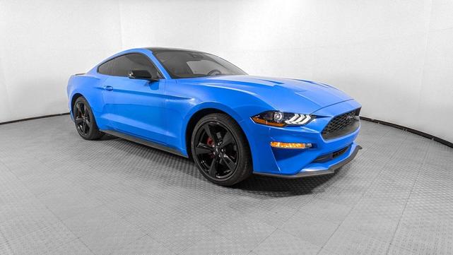 Photo of 2022 Grabber Blue Metallic Ford Mustang