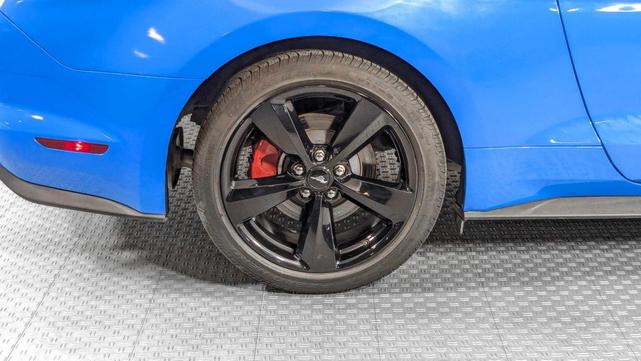 Photo of 2022 Grabber Blue Metallic Ford Mustang