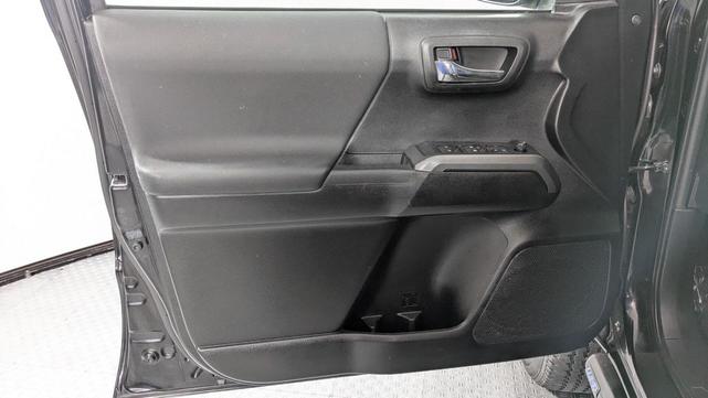 Photo of 2022 Midnight Black Metallic Toyota Tacoma