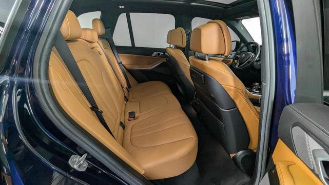 Photo of 2019 Blue BMW X5