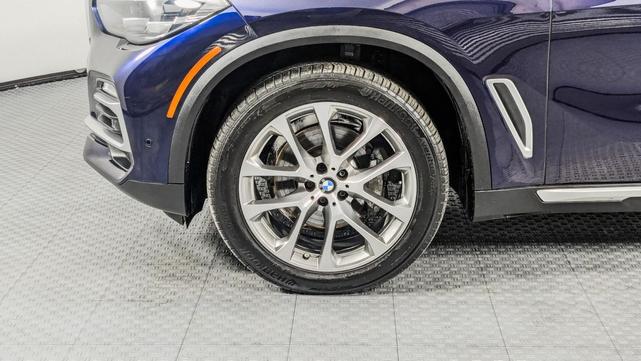 Photo of 2019 Blue BMW X5