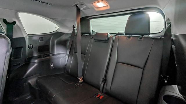 Photo of 2023 Midnight Black Metallic Toyota Highlander
