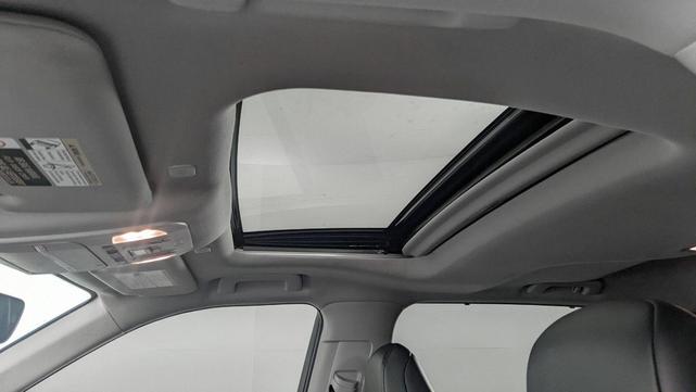 Photo of 2023 Midnight Black Metallic Toyota Highlander