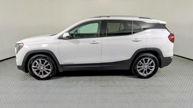 Photo of 2023 Summit White GMC Terrain