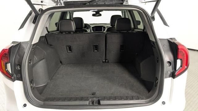 Photo of 2023 Summit White GMC Terrain