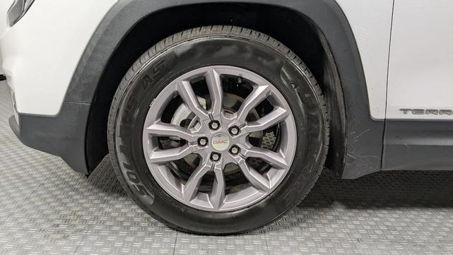 Photo of 2023 Summit White GMC Terrain