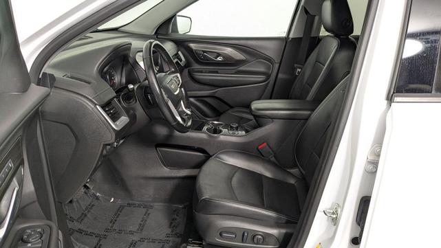 Photo of 2023 Summit White GMC Terrain