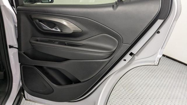 Photo of 2023 Summit White GMC Terrain