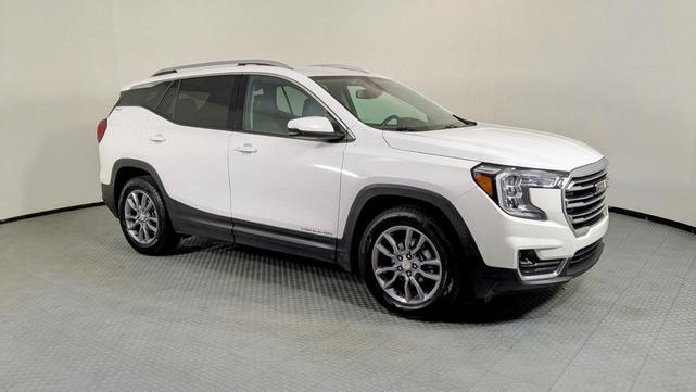 Photo of 2023 Summit White GMC Terrain