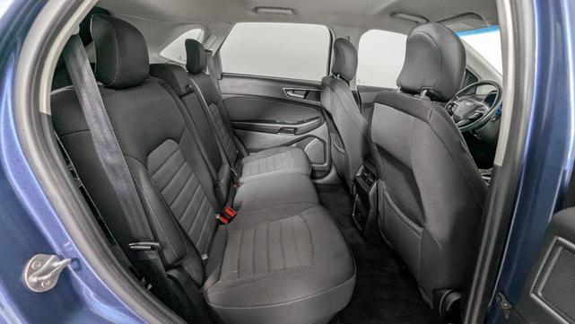 Photo of 2018 Blue Metallic Ford Edge