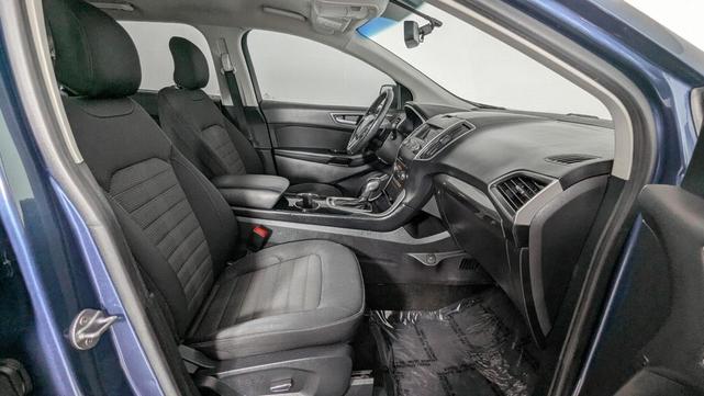 Photo of 2018 Blue Metallic Ford Edge
