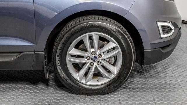 Photo of 2018 Blue Metallic Ford Edge